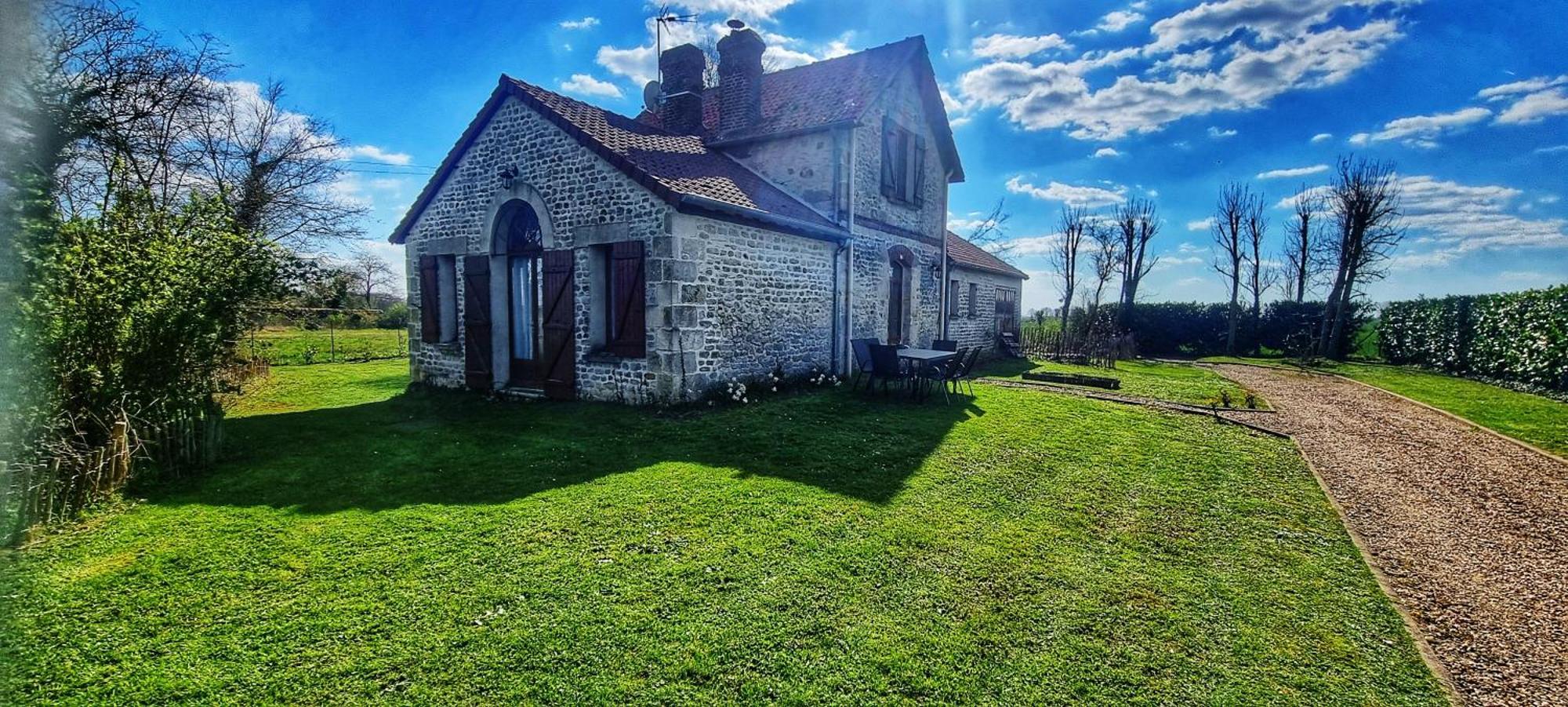 Gite Du Grand Frene Orrouy 外观 照片